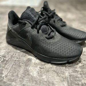 Nike Legend Essential Sneakers